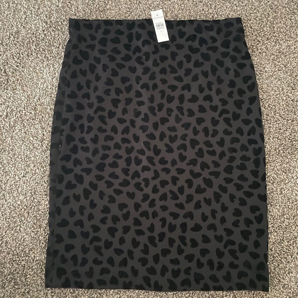 🖤 Ann Taylor Velvet Black Heart Pattern Pencil Skirt 🖤
